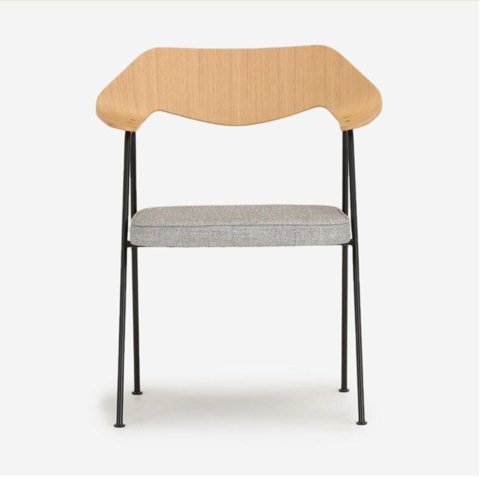 Case Furniture 675 餐椅