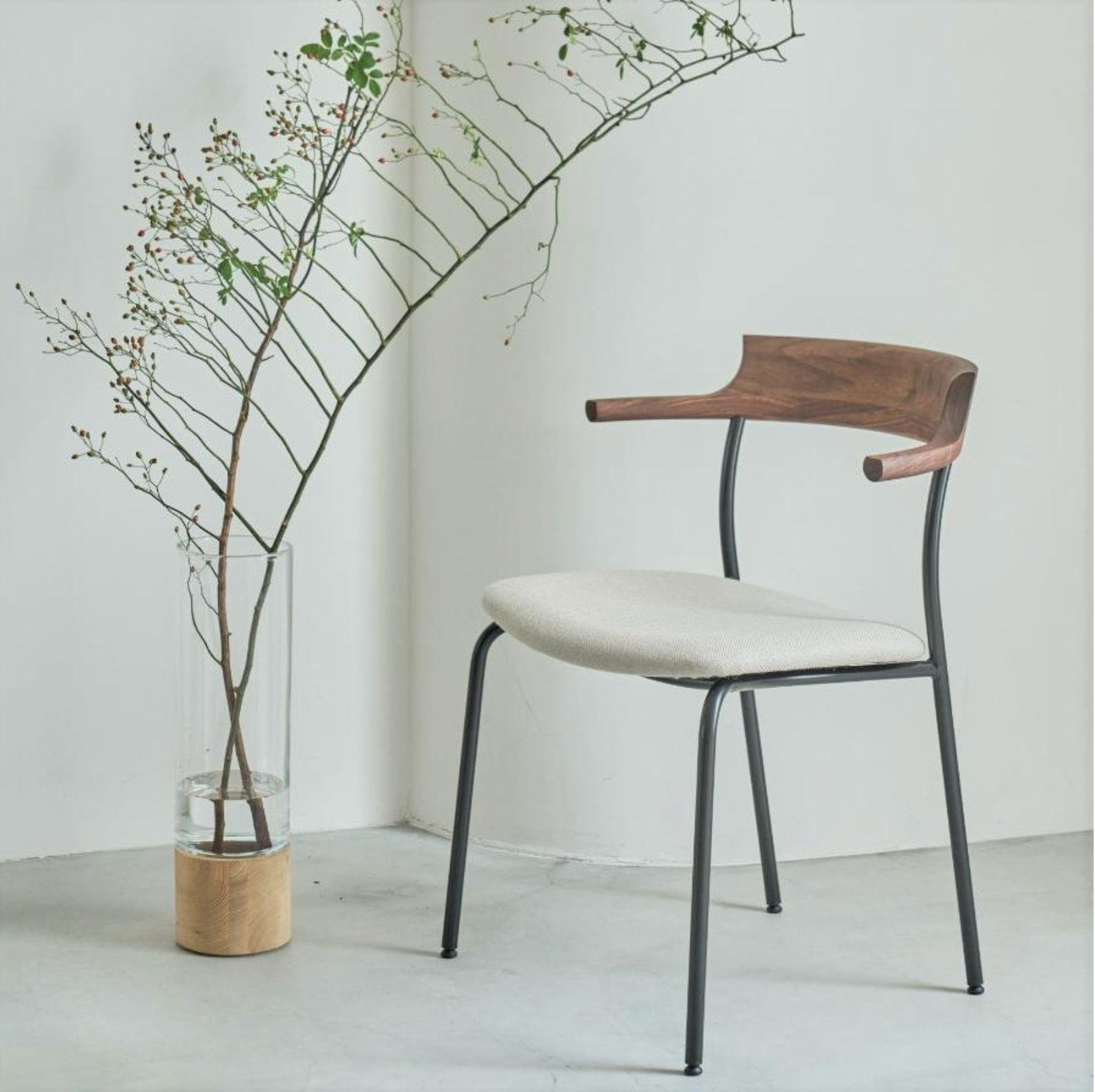 SOUP Type-C 餐椅（金屬黑漆椅腳）