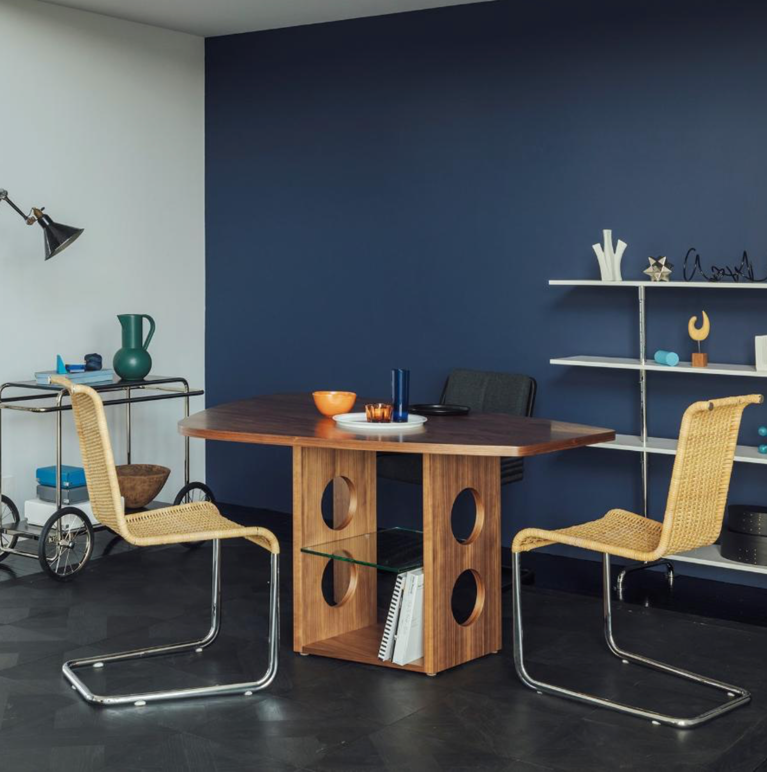 TECTA M21-1 餐桌（胡桃木）